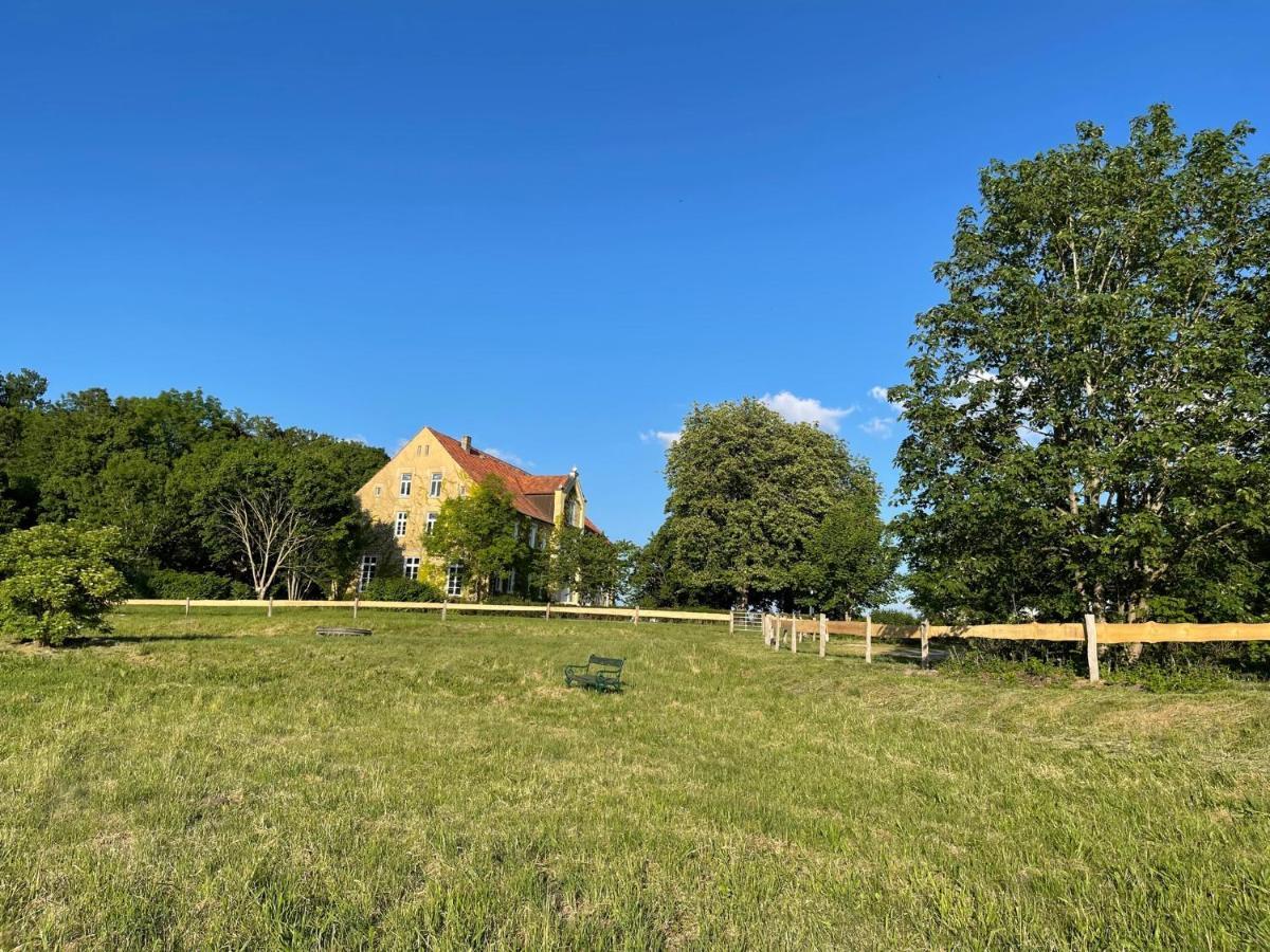 Naturnahes, Neu Moebl.Apartment, Hundefreundlich Neu Gaarz Dış mekan fotoğraf